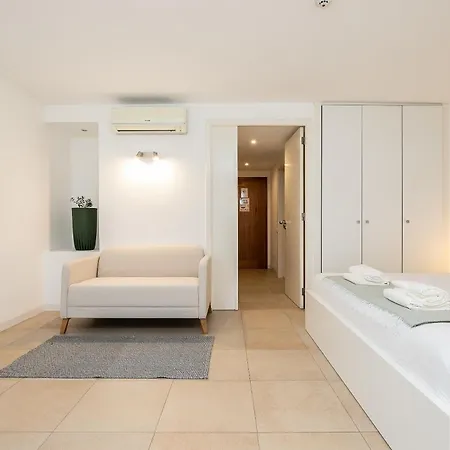 Golden Naimara קבאנס דה טאבירה